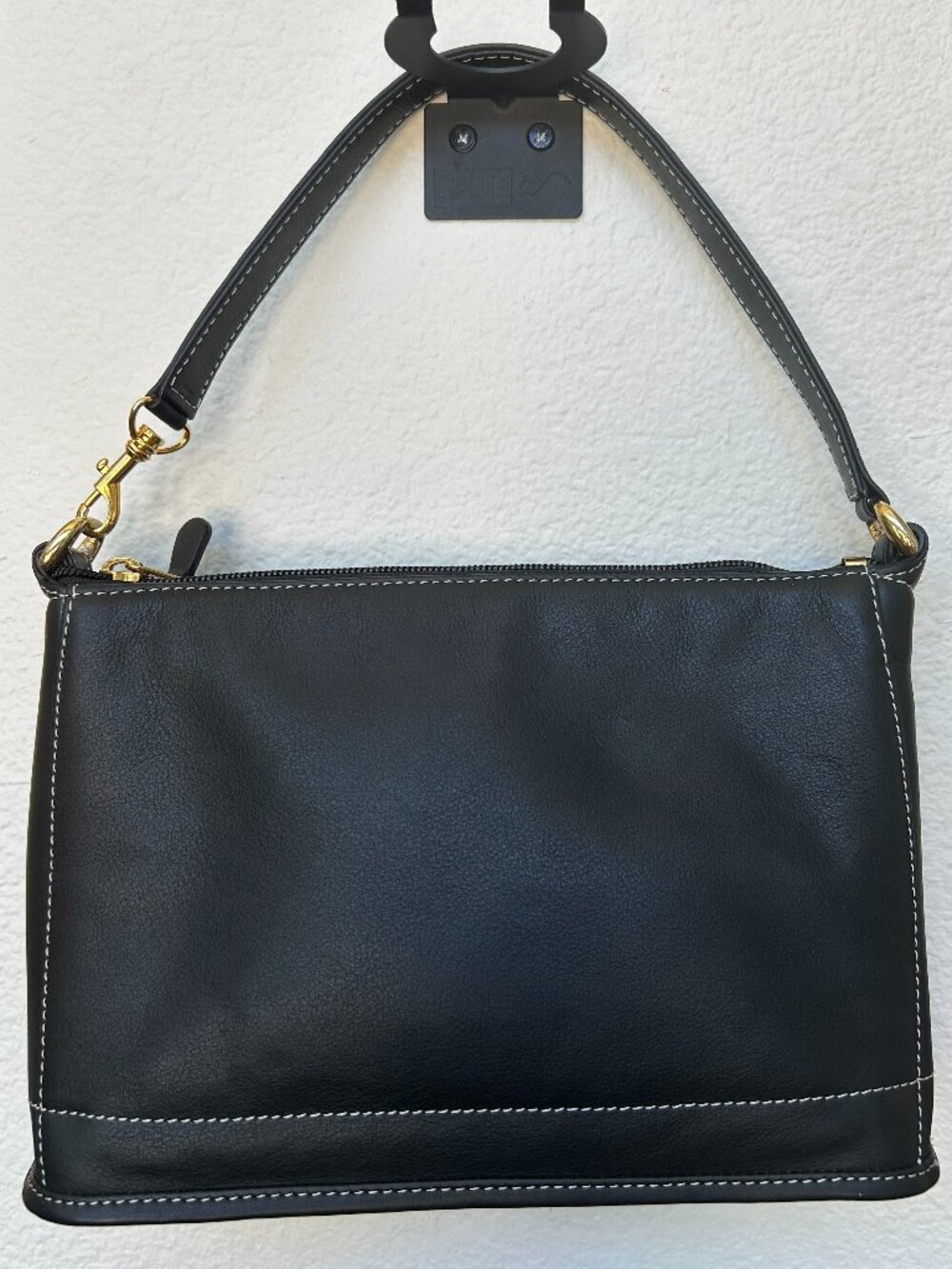 ILI New York & Toronto Black Leather Compact Shoulder Bag